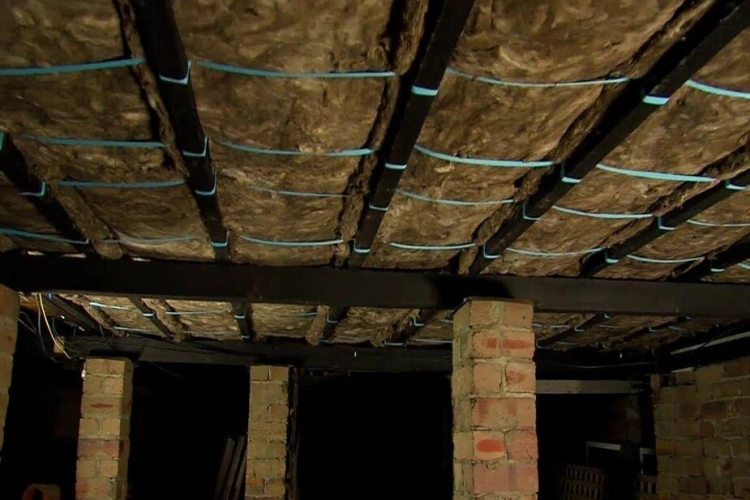 Install Earthwool Underfloor Insulation